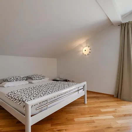 Angeli Villa *